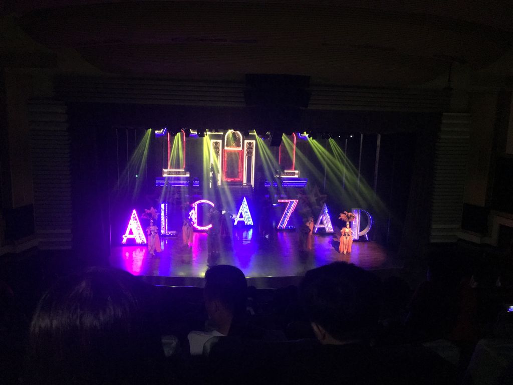 SpectacularInf0's tweet photo. In middle of Pattaya with all pomp n show my first stop #Alcazar!  its Grand! Don't miss it!!! 
#pattaya #travel #Travelers #Thailand https://t.co/Kyj0iSg39t