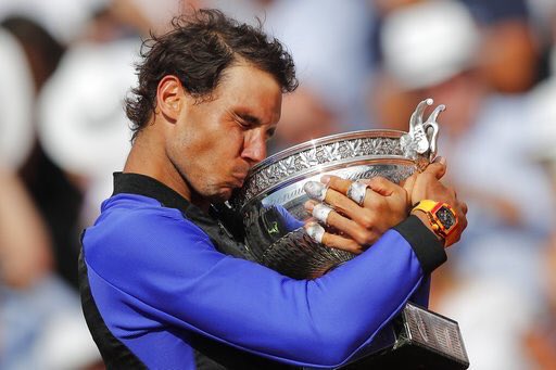 CyrilleGuichon's tweet photo. 🔥Rafa Nadal🔥

Après le Real Madrid dont il est un grand fan, à son tour il décroche sa #Decima #RolandGarros2017 #RG17 

🏆🏆🏆🏆🏆🏆🏆🏆🏆🏆 https://t.co/tPswynbz1W
