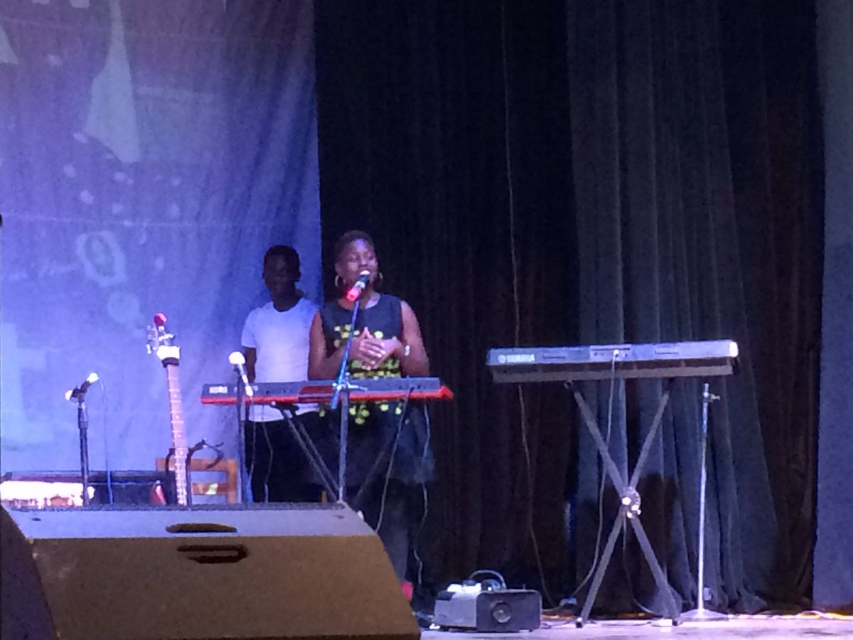 rukunyalx's tweet photo. #afrie performs #askari 
#nsiimacharityconcert #afrofusionOnstage @powerfmuganda @ASerwadda  @GospelEyeUg 🔥🔥🔥🔥 https://t.co/FUxn6Cu3Nk