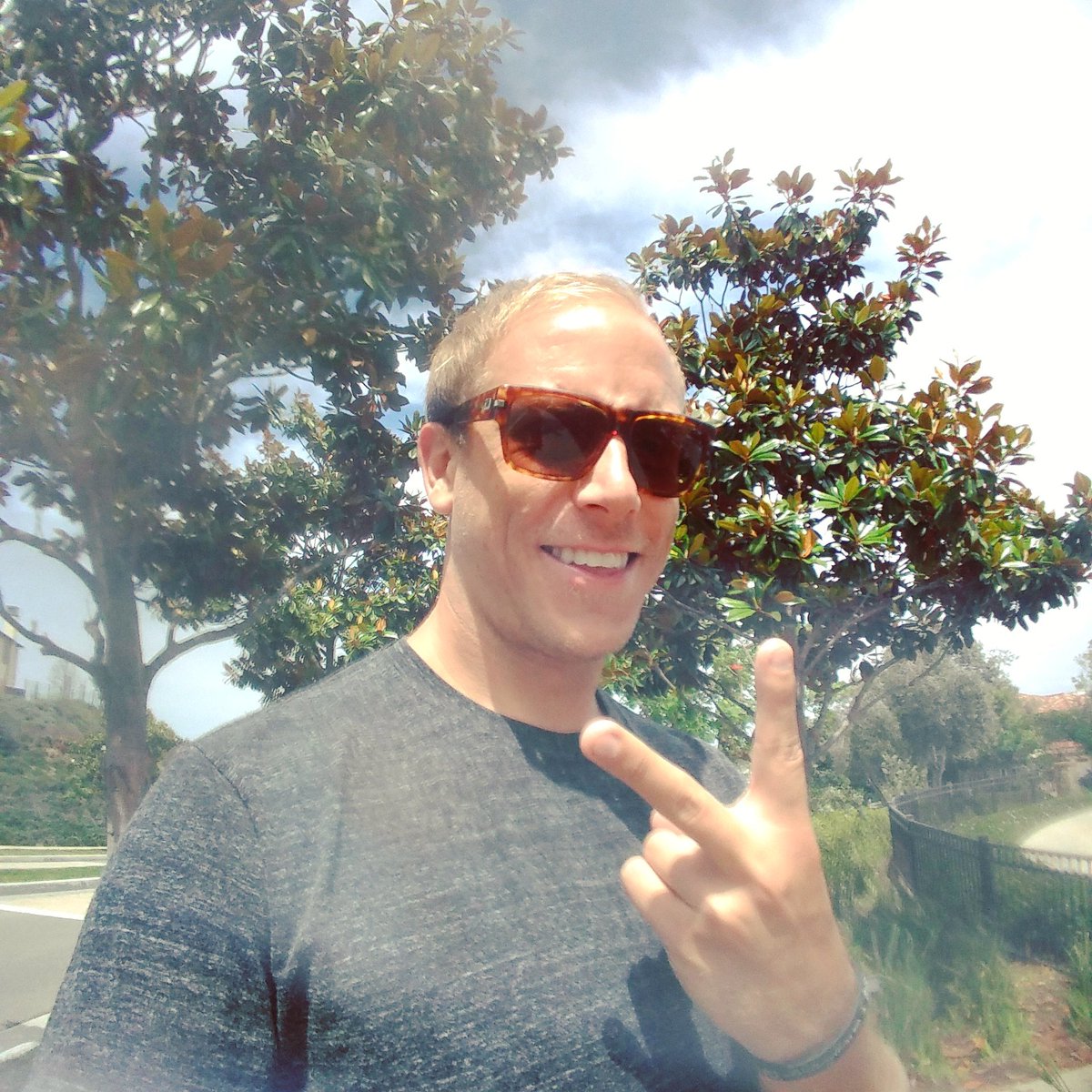 ClaytonJJensen's tweet photo. #VLOG66🎥😎
"Like👍 is the new Love❤"
#WhoDoYouLike👍
https://t.co/klZPxp3MHQ https://t.co/9lVaA4Gcay