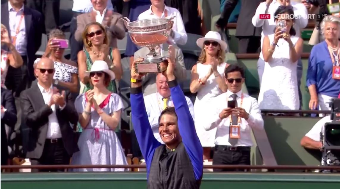 5Alexsalto's tweet photo. 👑 de París🗼. Campeón de campeones @RafaelNadal . La Décima. 🏆🏆🏆🏆🏆🏆🏆🏆🏆🏆#FelicidadesRafa #VamosRafa #RG2017 https://t.co/D4zN61Oa5A