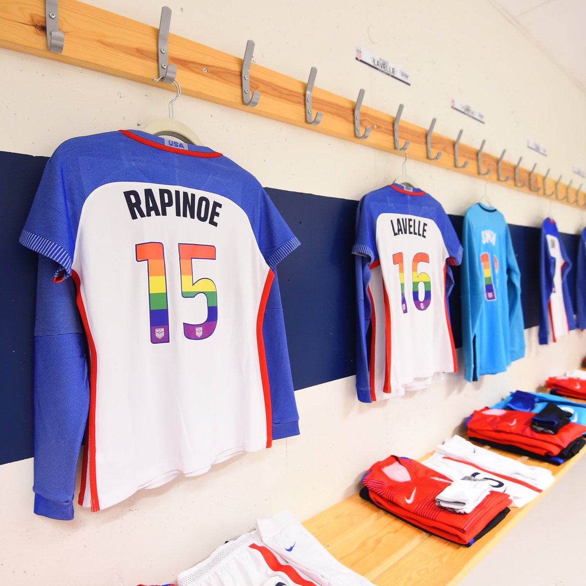 rapinoe pride jersey