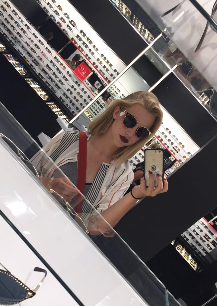 First Class Beauties tweet media