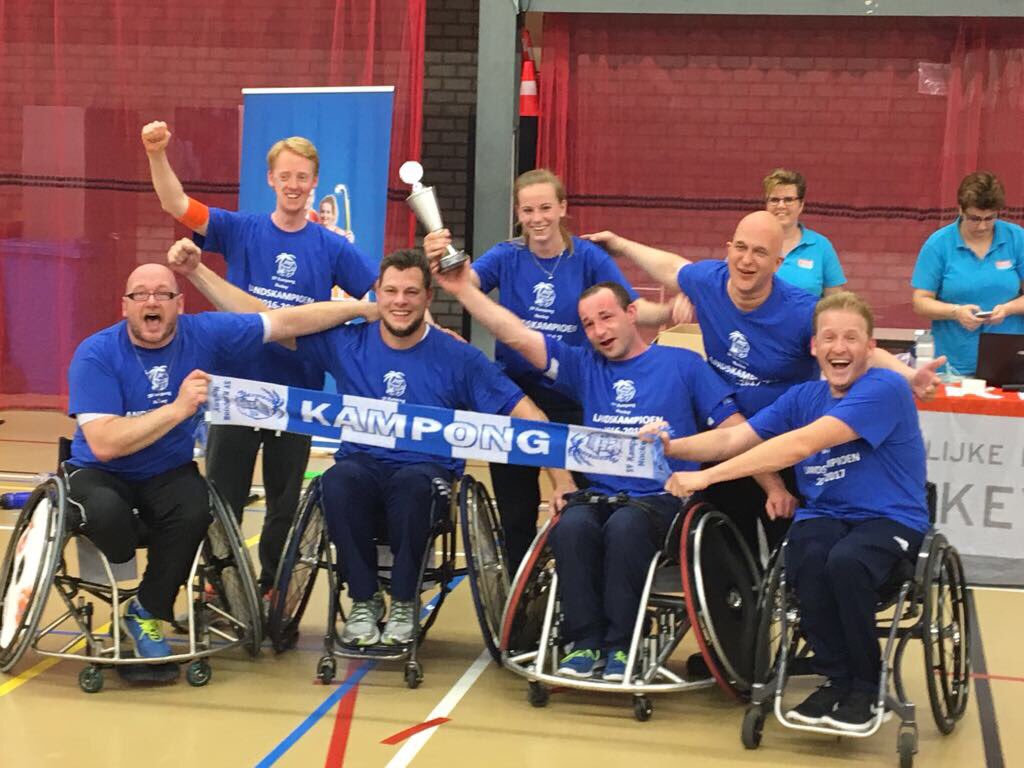 Onze <a href="/KampongWheelys/">SV Kampong Wheely's</a> zijn landskampioen 💙💪🔥🏆 Gefeliciteerd! facebook.com/kamponghockey/… #PO2017