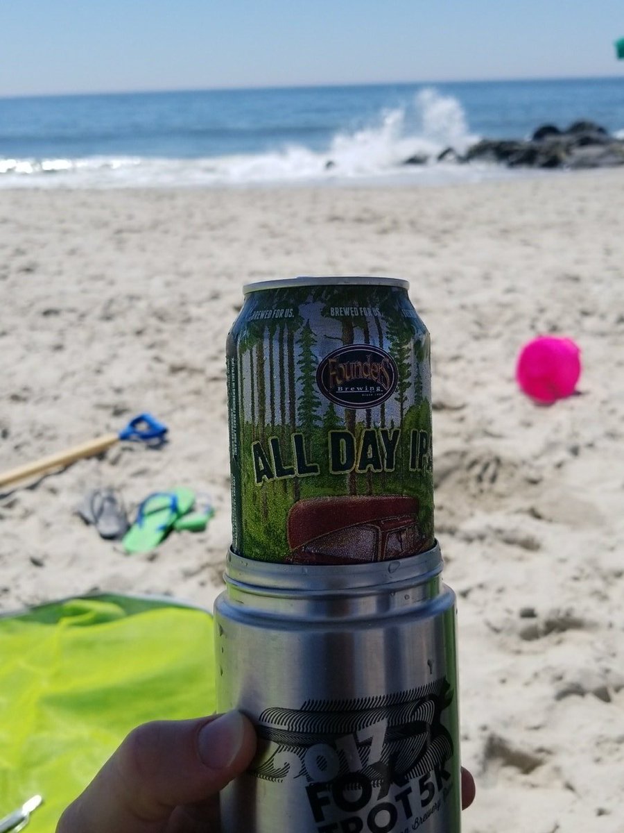 Besides needing a taller #beer holder this #alldayipa is perfect for the beach so is a 19.2 oz beer #CapeMay #daydrinking #hairofthedog