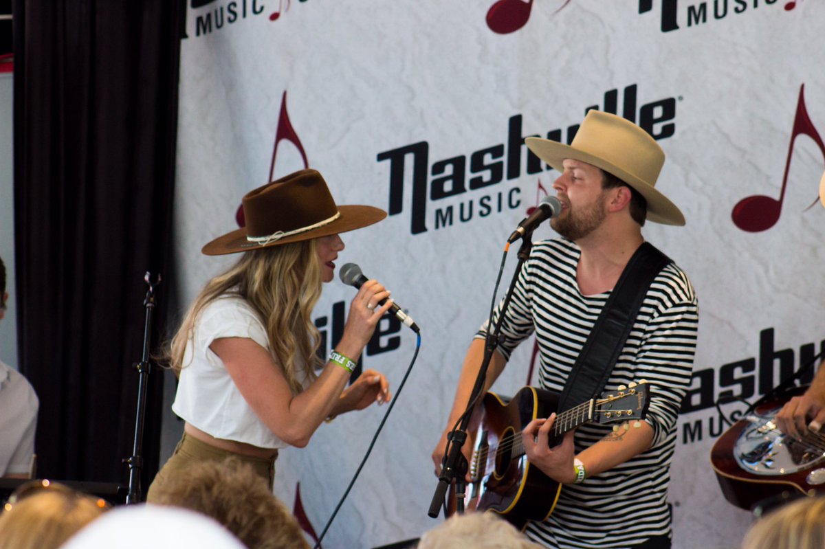 ChelseaRaynea's tweet image. Native Run | Nashville, TN 
@nativerunmusic
•
•
•
#nativerun #cmafest2017
instagram.com/p/BVNImmAgliN/