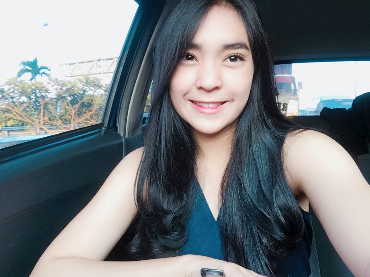 SabilaAprilia's tweet photo. Hi everyonee , apakabarr?? Nanti aku mau kasih tau nih aplikasi kereen banget dan belum masuk playstore , penasaran kan? https://t.co/MGJZCIrmWE
