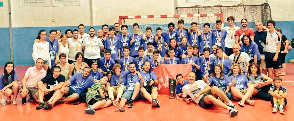 Medalla de Bronce deportiva,de oro para todos ellos por el esfuerzo, ilusión y valor demostrado cada partido! Enhorabuena! #creamosemociones