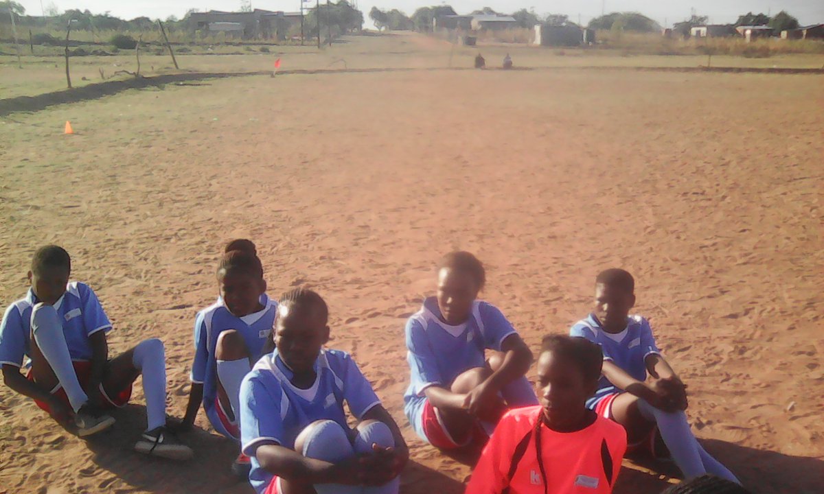 MoletjieSports's tweet photo. #U13LadiesSoccer
Preparations for the national tournament
#RuralSportDevelopmentProgramme
Yesterday`s friendly mach hosted in #GaSechaba. https://t.co/WBkVyB1WsL
