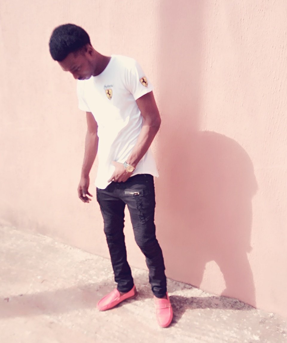 Promzy_D_Dancer's tweet photo. #Sunday Outfit 
God over everything 
#Living a life of greatness 
@Promzy_D_Dancer https://t.co/3oiouYozK4