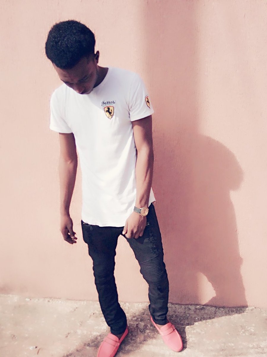 Promzy_D_Dancer's tweet photo. #Sunday Outfit 
God over everything 
#Living a life of greatness 
@Promzy_D_Dancer https://t.co/3oiouYozK4