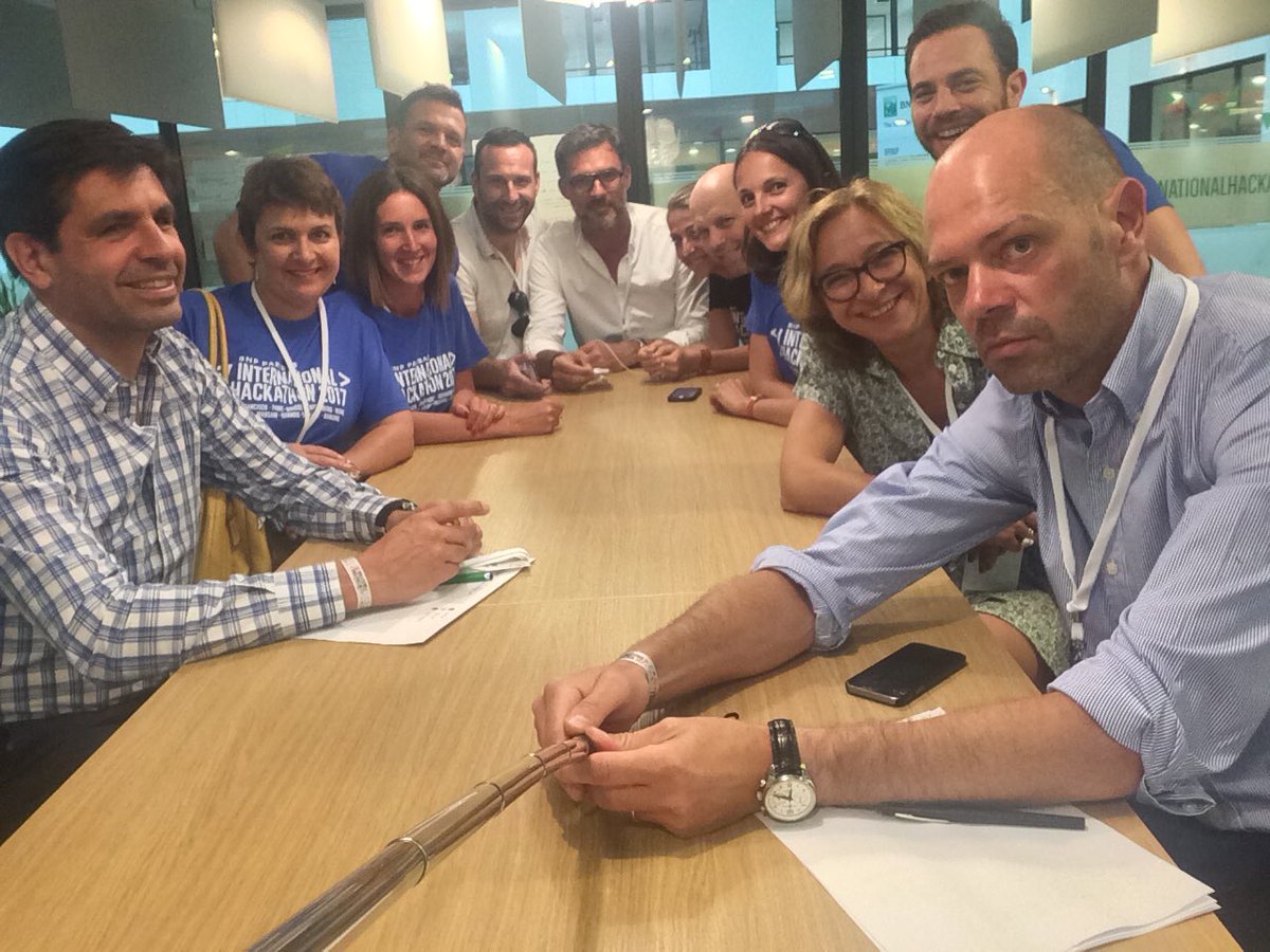 ArielSteinmann's tweet photo. #internationalhackathon team and jury on its way https://t.co/N4DPndjlga