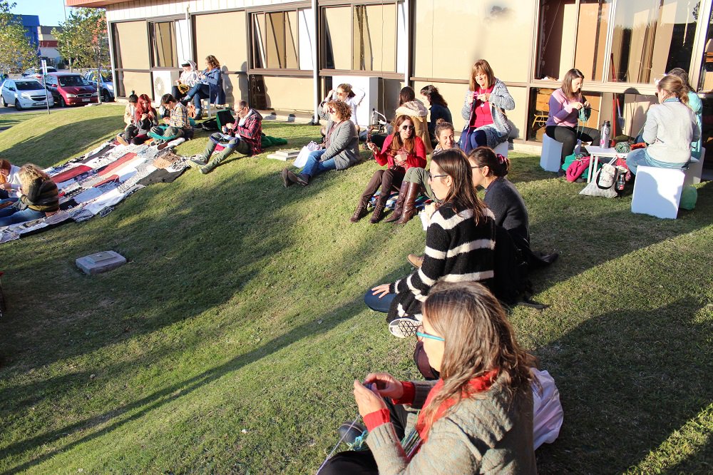 Yesterday we celebrated "World Wide Knit in Public Day" at <a href="/ExpolanaUY/">ExpoLana Uruguay</a>
#wwkipday2017 #malabrigo #malabrigoyarn