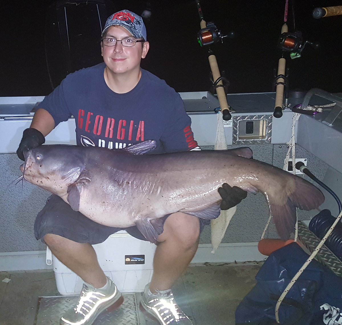 Maximum Catfishing tweet media