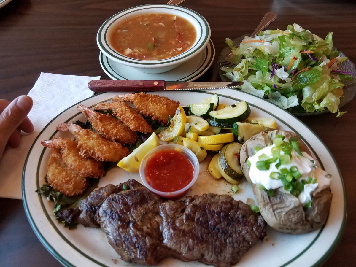 normsrestaurant's tweet photo. Happy Sunday SoCal! NORMS is the place to gather the family & enjoy yummy, freshly-made dishes. #NORMSIsSoCal #FamilyTime #SundayFunday https://t.co/1IqXOwJ0DG