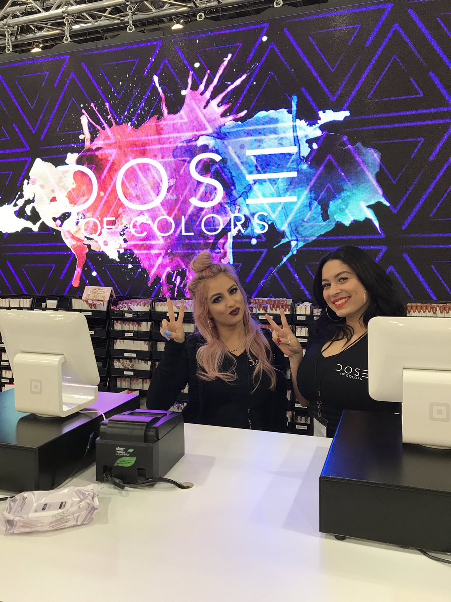 Doseofcolors's tweet photo. Day ✌🏽@PHAME_xpo Swing by #booth419 😻 https://t.co/n3dqdC20Nl