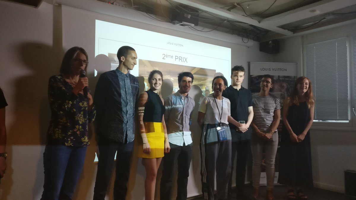 AgnesVISSOUD's tweet photo. 2ème prix pour l'équipe My Creation Journey #hackathonlv #unlockluxurylv #unlockperso #unlockluxury cc @hololens https://t.co/J89KY6mMXb