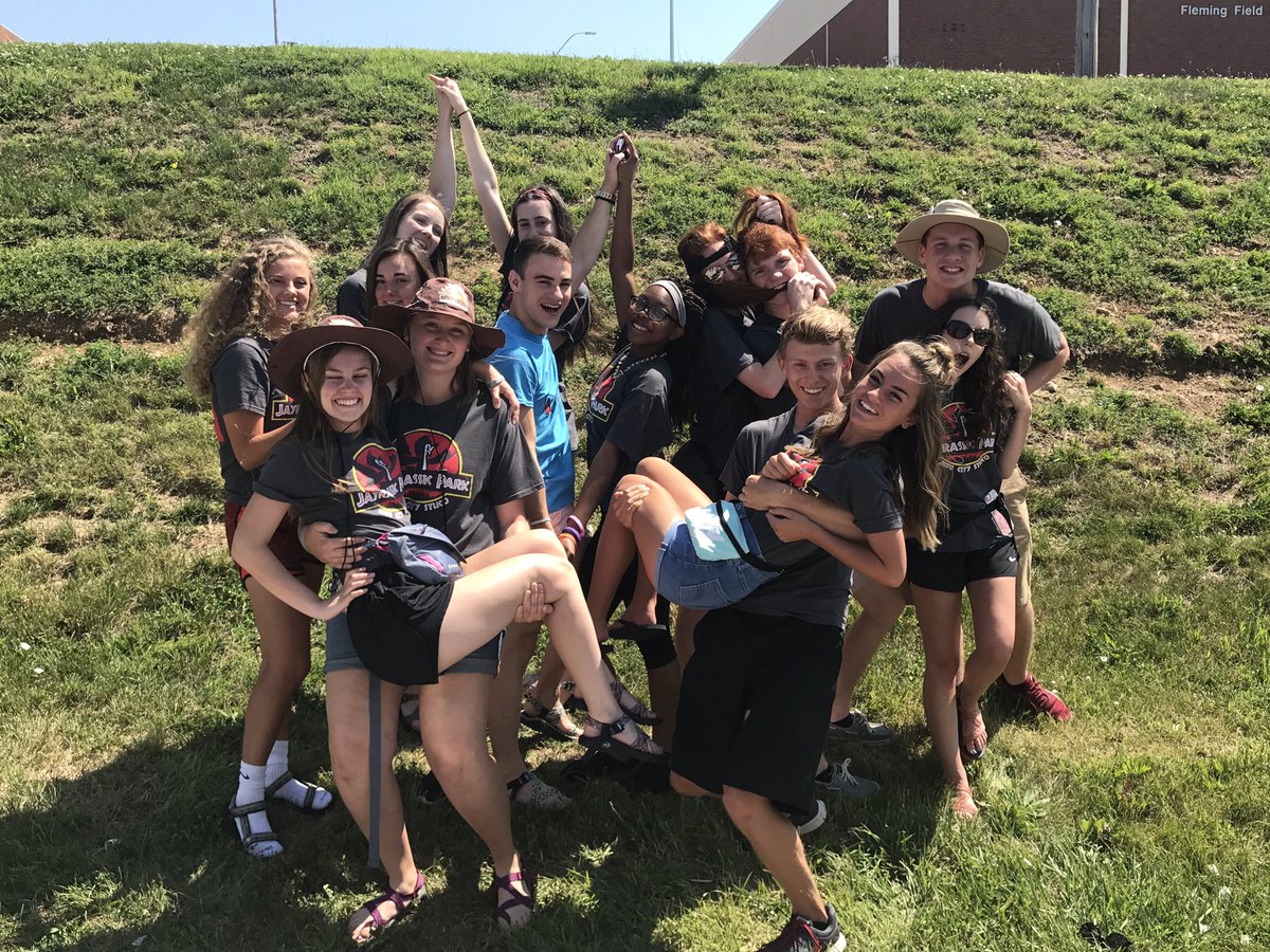 JeffCityStuco's tweet photo. JC StuCo is pumped and ready for #Fulton17 !!!!!!! 😤😁💯@MASCstuco #JCHSJays https://t.co/PBblPgcfSU