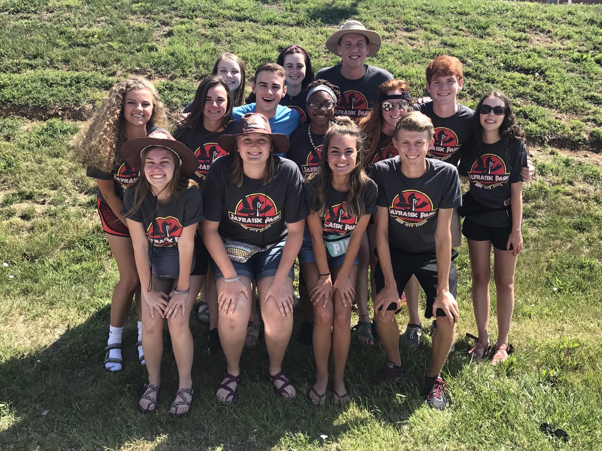 JeffCityStuco's tweet photo. JC StuCo is pumped and ready for #Fulton17 !!!!!!! 😤😁💯@MASCstuco #JCHSJays https://t.co/PBblPgcfSU