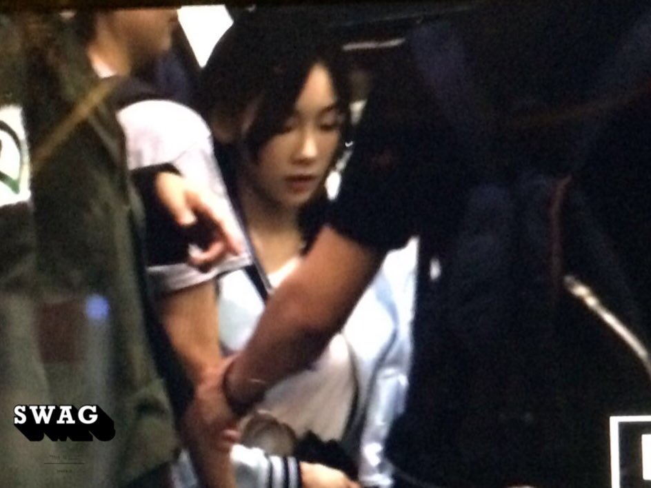 [PIC][12-06-2017]TaeYeon trở về Hàn Quốc vào sáng nay DCDhJjDUwAEqPoX