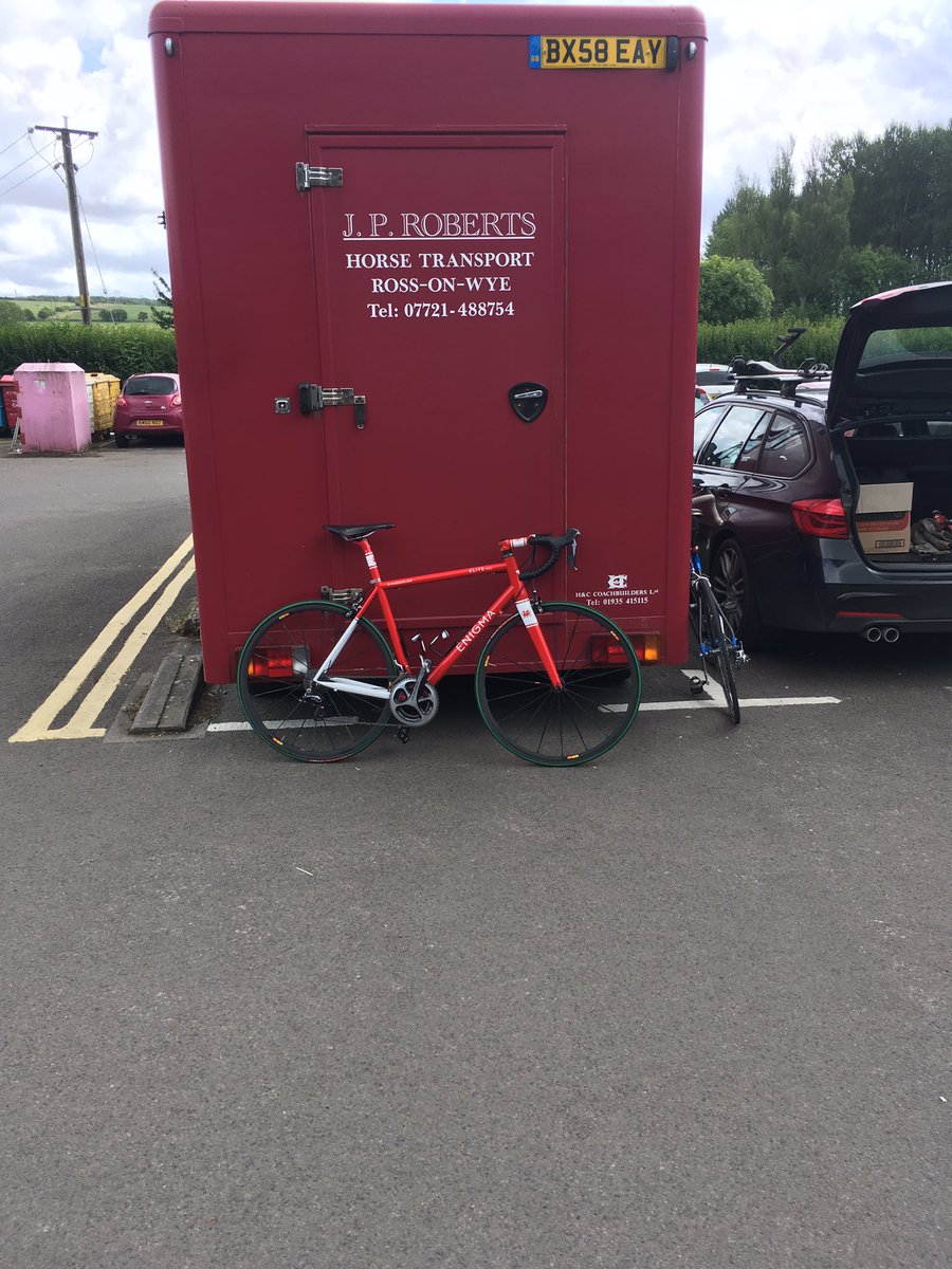 danmasqu's tweet photo. The Enigma Elite HSS Dragon is back!! Thanks to @Enigmabikes for the great respray. Thanks JP Roberts for the rebuild. #horsesandbikes https://t.co/FTWl5rQHLo