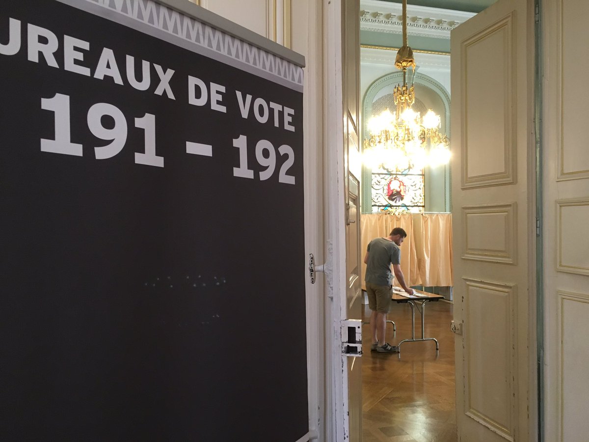 France: Premier tour des législatives. Abstention record. Reportage ce soir, de Metz sur RTL Télé Lëtzebuerg.