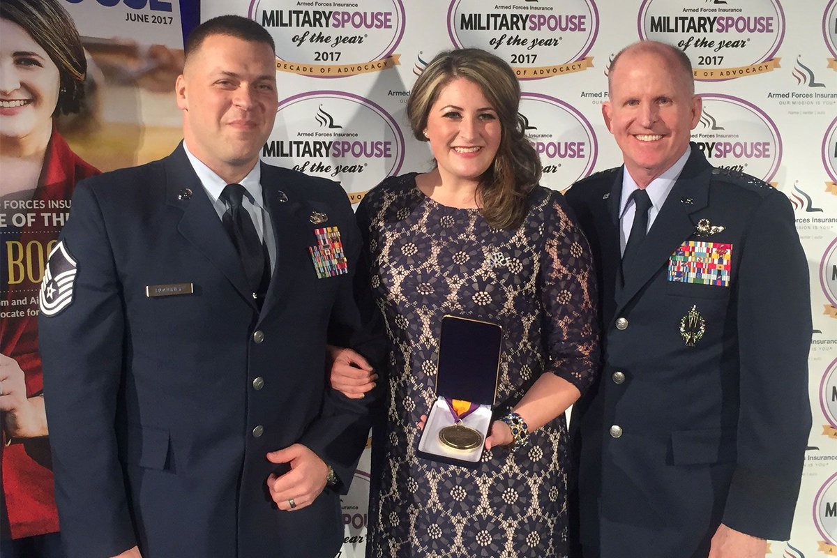 ArmedForcesIns's tweet photo. ‘Realistic’ Advocacy Is 2017 Military Spouse of the Year’s Goal https://t.co/iAj8LZ6WHo @SpouseBUZZ #MSOY17 https://t.co/dhTtqzv6Vj