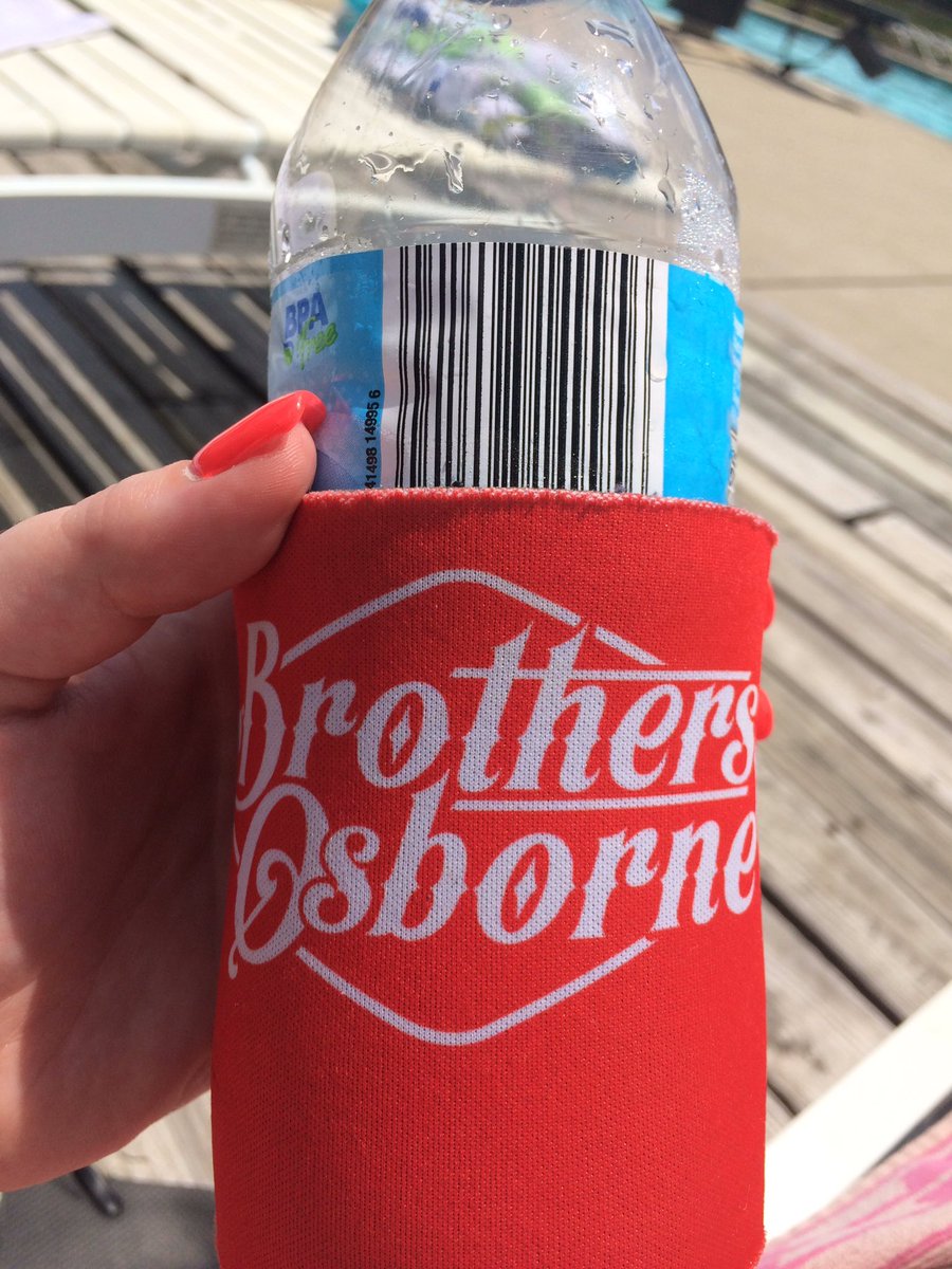 katybeth93's tweet photo. @brothersosborne koozie keepin it cool by the pool today. #itaintmyfault #theyremyfavorite https://t.co/hlUOYsnarq