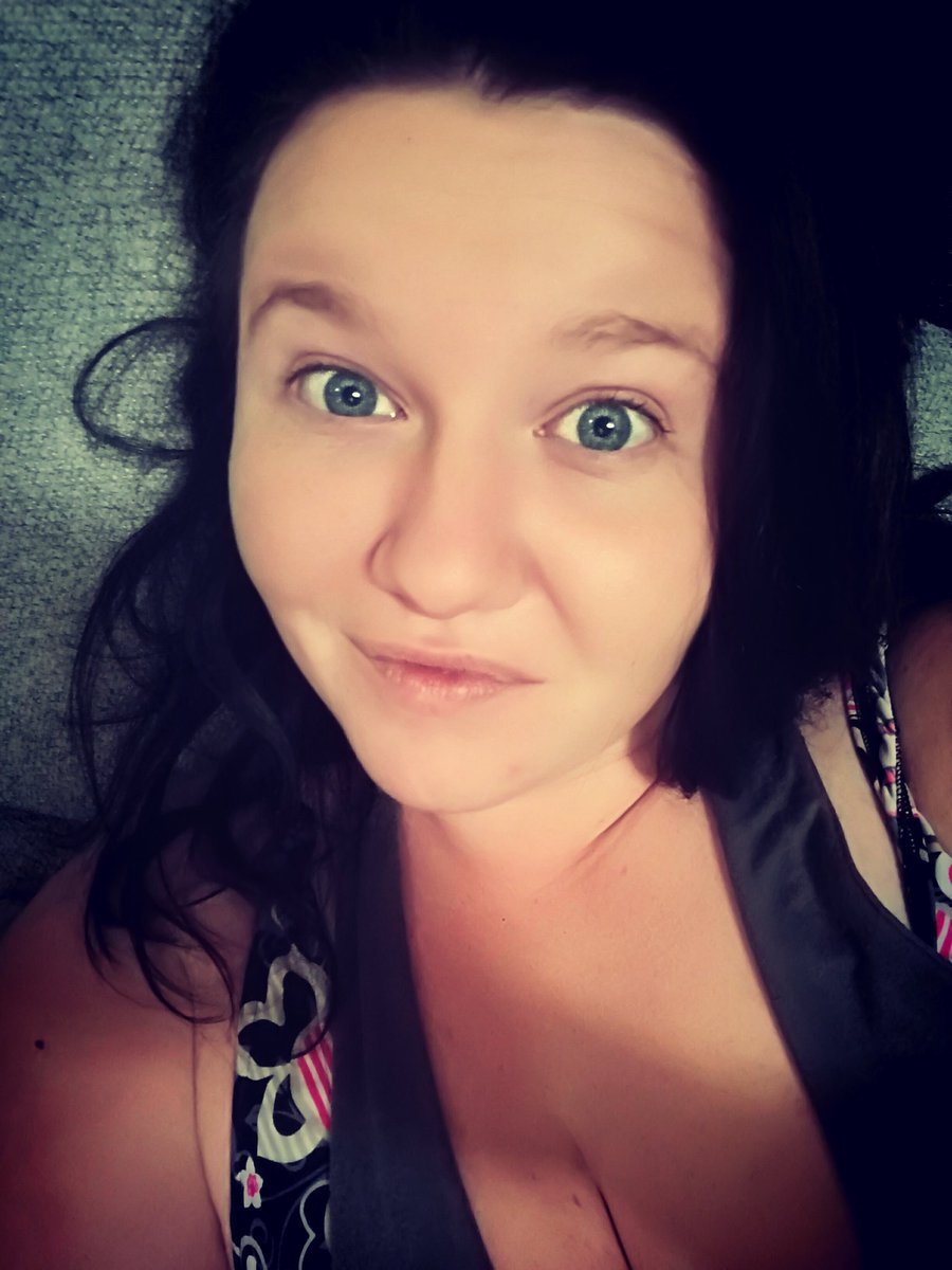 Jessica_64262's tweet photo. Selfie session #chinalife #sundayselfies https://t.co/FcQOnYwoay