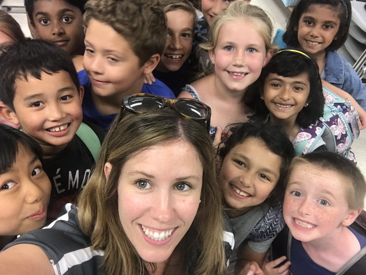 kandersonsclass's tweet photo. Last day class selfies! #nle17 #hellosummer #thirdgradeherewecome https://t.co/SB5EVeyWFz