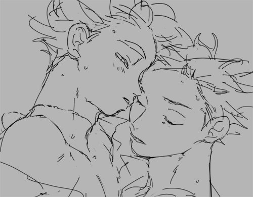 このくらいのレベルで全然線整えず描きかけのレイヤーがめちゃめちゃあってどのファイルに何の絵描いてるかももう分からんし完成する前に寝る症候群 