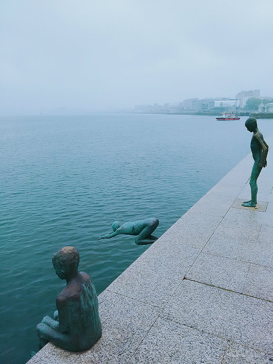 Serrano_Arqui's tweet photo. Fin de semana de contrastes en la preciosa ciudad de #Santander. 💚
#Sardinero #GrúaDePiedra #MonumentoALosRaqueros
#wcssantander ⛵️🌍🏆🇪🇸 https://t.co/GKm2neMXZ3