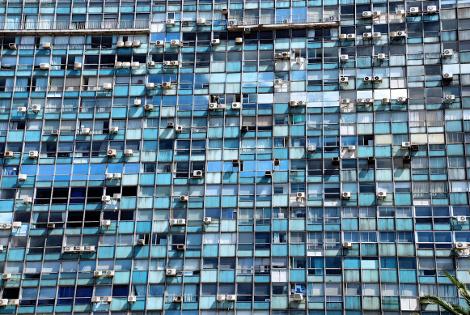 Estate rovente negli appartamenti in Italia Estate rovente negli appartamenti in Italia