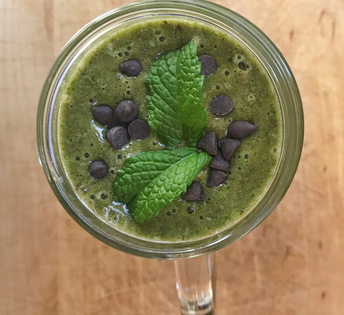 DaJohnDeWiTT's tweet photo. Mint Chocolate Smoothie👌🏿
1C Spinach
1C Water (or Dairy Free Milk)
1/2C Mint Leaves
1 Frozen Banana
Chocolate Chips
😋
IG: Ethersvegan https://t.co/54ZrVhMrTZ