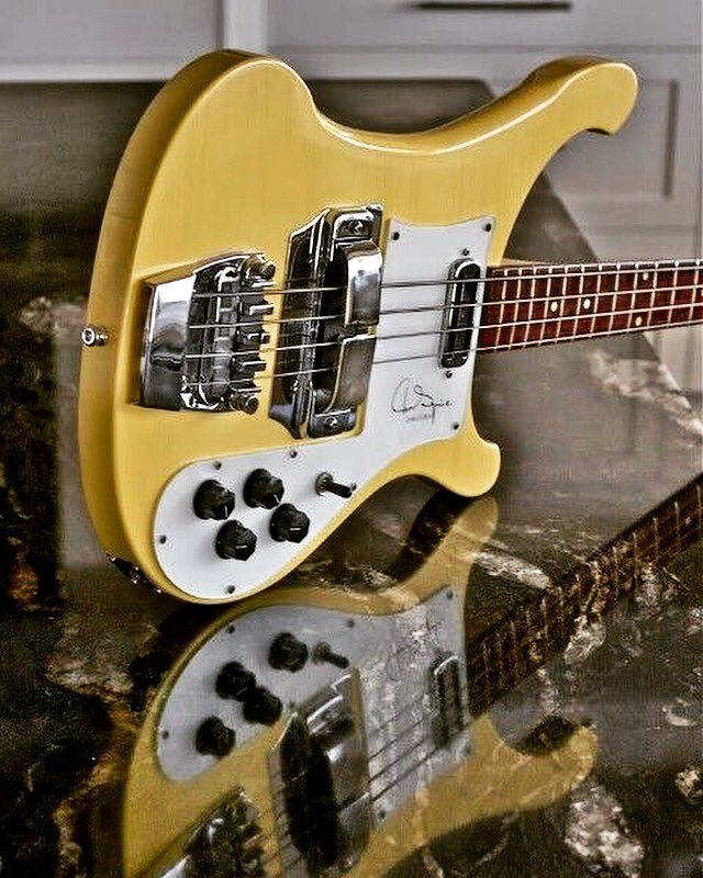 BassPlayerWeb's tweet photo. A Chris Squire Signature Rickenbacker Bass. https://t.co/C4HAxsN0Dq