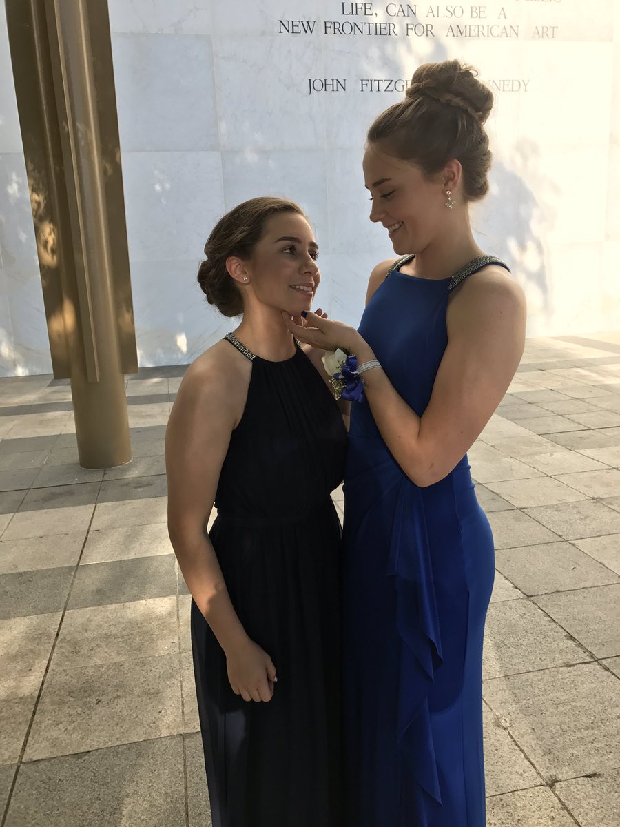 enarobertson_'s tweet photo. Me and my queen at prom https://t.co/fBjoY5t2ig