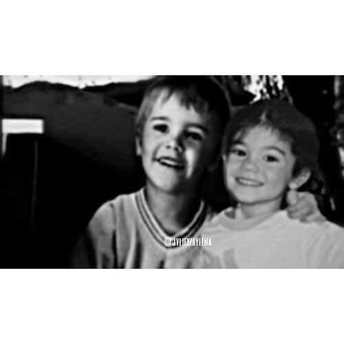 3Justinytu's tweet photo. "Con mi niña, desde pequeños👫❤️"-Justin en IG
_A_ https://t.co/1qUcQOWyPW