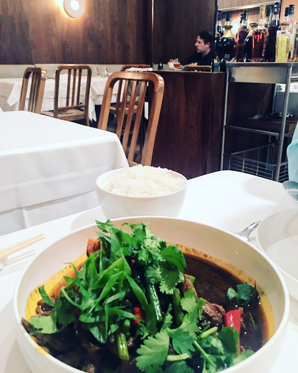 famousandfood's tweet photo. El mejor curry! En #Sudestada  #madrid Jungle #curry de lagarto ibérico, calabaza, judias y chiles frescos #foodies #restaurantes #blogger https://t.co/GmHpCxlV3Z