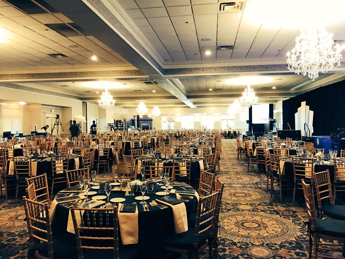 MunozFoundation's tweet photo. Thanks to all our morning volunteers for helping set up for the #AMFHOFDinner! We are looking forward to a great evening @ManorHouseOhio https://t.co/B2ANMRhFPD