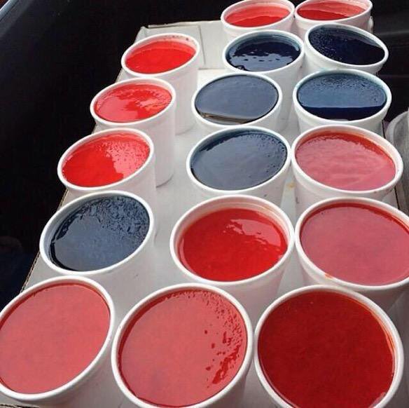 trillbabytay's tweet photo. #Growingupblack everyone had the candy lady in they hood to cop a "freezie cup" https://t.co/MWw6NNVuCK