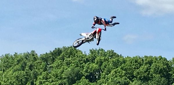 EatSleepRIDE's tweet photo. Flying high above the Back of the Dragon at the "Monster Roars" Festival. #WestVirginia #MonsterStunts #eatsleepride @MonsterEnergy https://t.co/cbDBdm5TNB