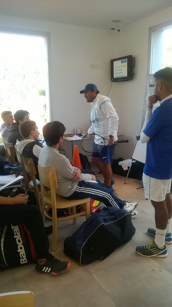 profesoradoaat's tweet photo. Hoy en @elabiertoclub Jornada de capacitación Escuela de Tenis Play&amp;Stay, a cargo de los Tutores AAT Mariano Nuñez y Marcelo Espinoza. https://t.co/eJRw2hhqXy