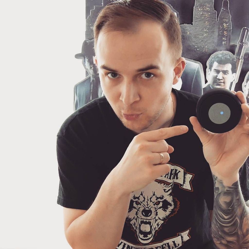 Heavyaxel's tweet photo. Na was hat er da. Zumindest sitzt der Gesichtsausdruck #taotronics #youtube #gesichtselfmeter #faceofdoom #me #was… https://t.co/4DraeaX0Q7 https://t.co/hyESXW7RdK
