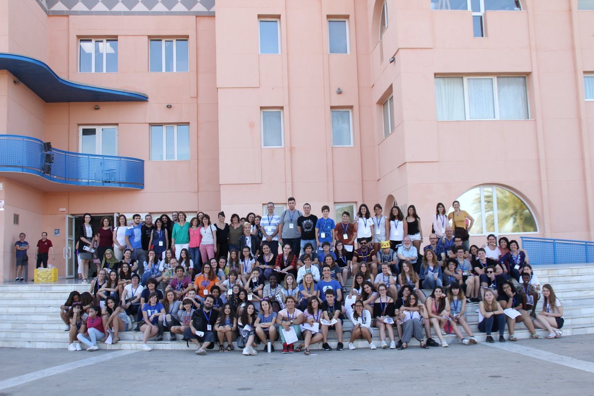 fepamedcv's tweet photo. Crónica fotográfica del primer encuentro de equipos de #mediación educativa de la Comunidad Valenciana de @LAlfasES https://t.co/M3B1fq3TjA https://t.co/42tSnnlswd
