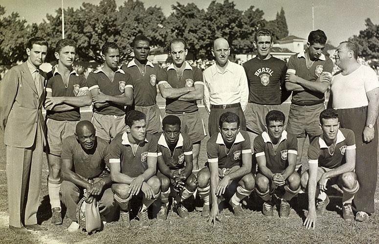 OldFootball11's tweet photo. #Brazil (1958):
#DeSordi #Oreco #Zozimo #DinoSani #Castilho #Mauro;
#Garrincha #Moacir #Vava #Dida #Zagallo https://t.co/lbR4Tin7gD