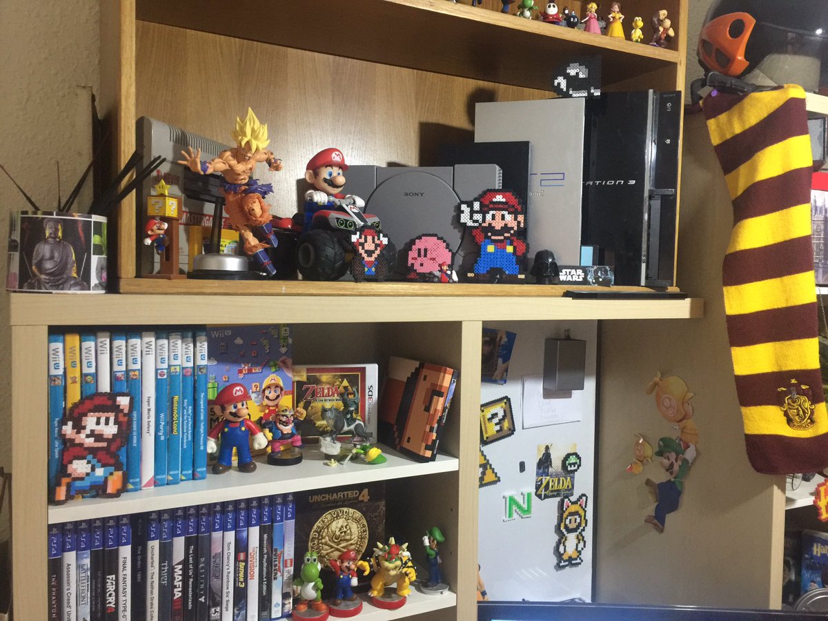 ynojman's tweet photo. Mi pequeña colección retro falta por llegar clon atary y megadrive las portátiles he de buscar sitio #GAMEnostalgiaWIPEOUT https://t.co/txRuSYWnYD
