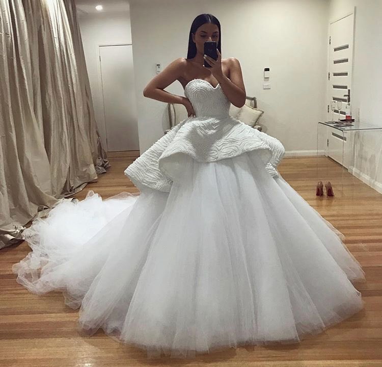 GiGiMORGZ's tweet photo. Wifey 💍👰🏻 just looking around! https://t.co/bntZscS81H