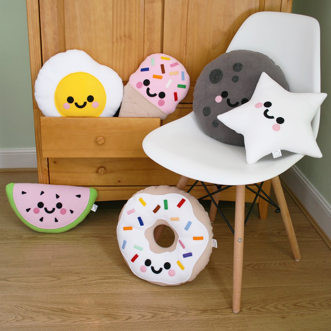 hannahdoodleuk's tweet image. All of these cuties are handmade! 💖 #crafthour #handmadehour