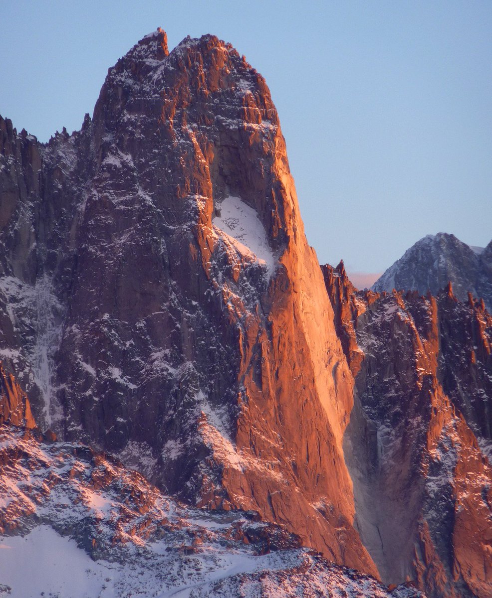 adventurebase's tweet photo. Sunset on Les Drus in #Chamonix. Just one of the many epic peaks in the massif 😮 https://t.co/L3asnItENa