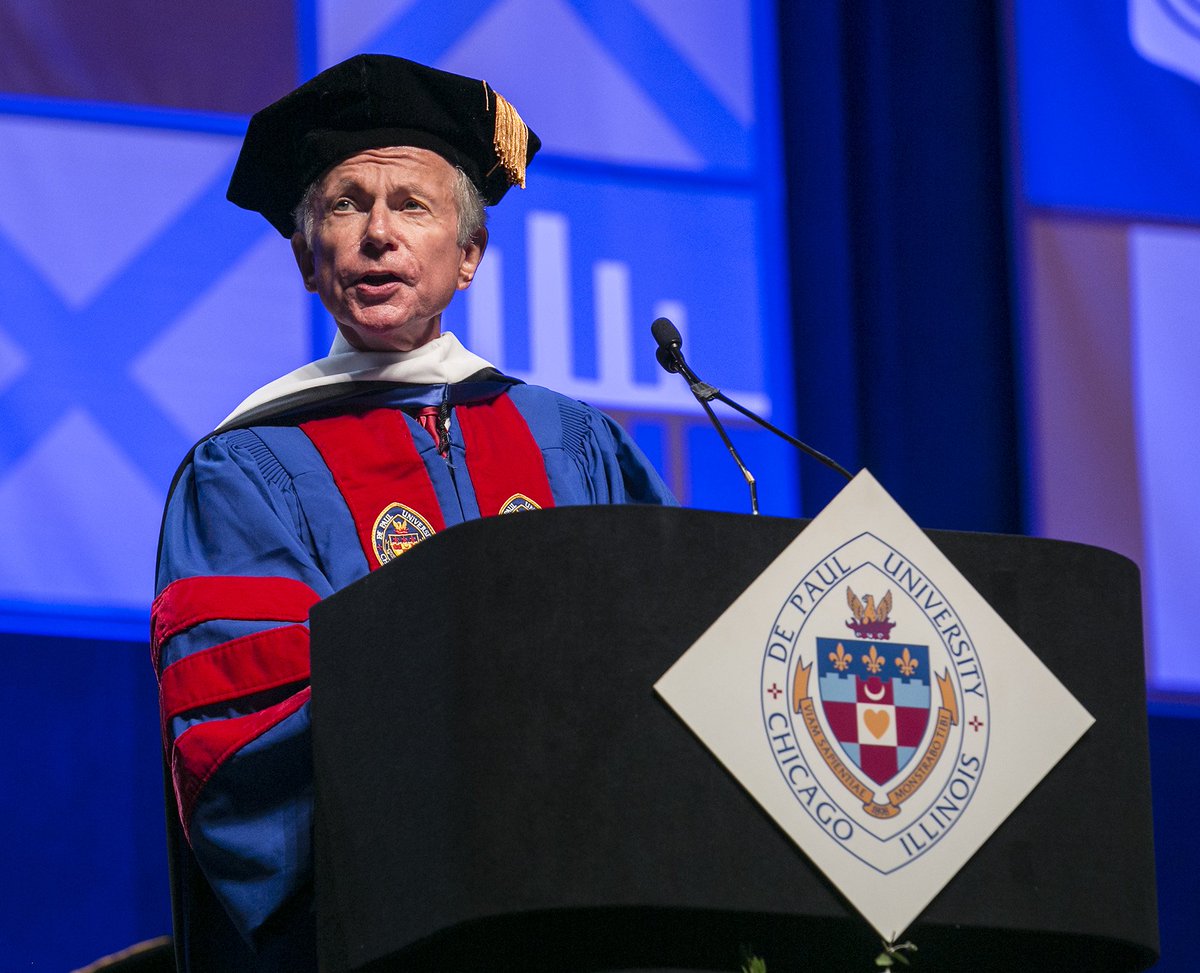 DePaul_News's tweet photo. @DePaulU alumnus Rick Kash shared how generosity can help @driehausbus graduates succeed in life and work. #DePaulGrad2017 π΅π΄π https://t.co/uemzm4ct7G
